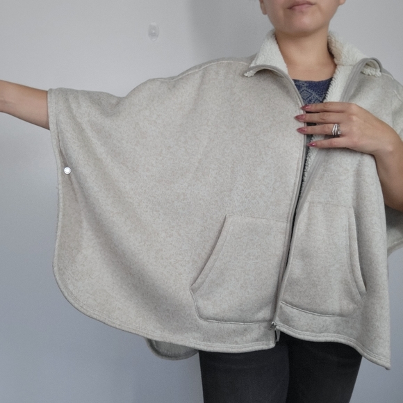 Calvin Klein Tan Knit Zip Up Poncho w/ Pockets & Faux Fur Lining, One Size - Picture 5 of 14